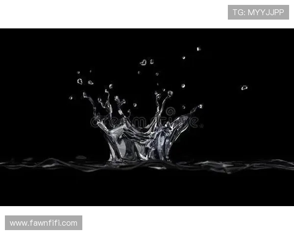 黑色背景下的足球明星高清图集展现动感与力量的完美结合